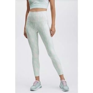 fabletics power hold leggings ice cube reptila